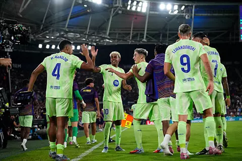 غياب لامين يامال ودي يونج عن قائمة برشلونة لمواجهة فالنسيا